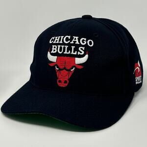 Vintage Chicago Bulls Logo Hat Baseball Cap Sports Specialties Snapback Black